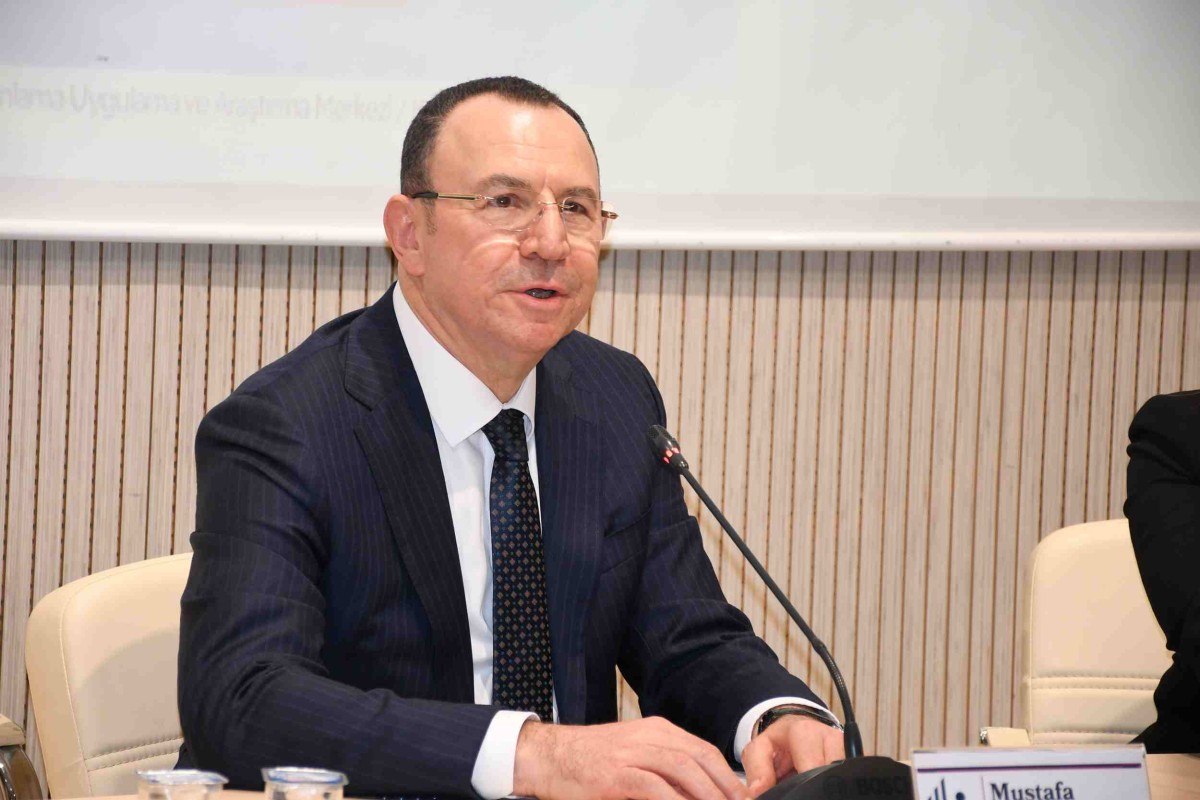 Topçuoğlu: “Hayallerinizi yüksek tutun, asla vazgeçmeyin”