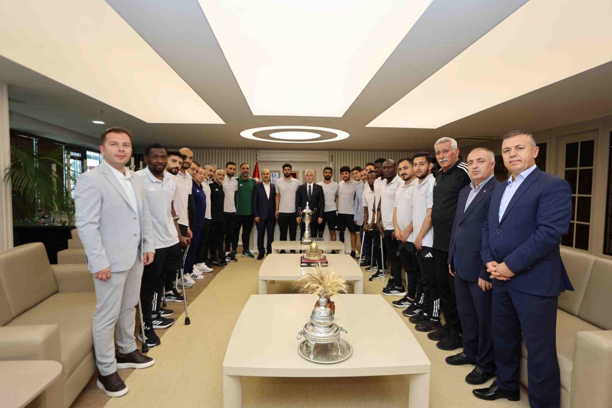 Şampiyonlar kupayı Tahmazoğlu’na getirdi